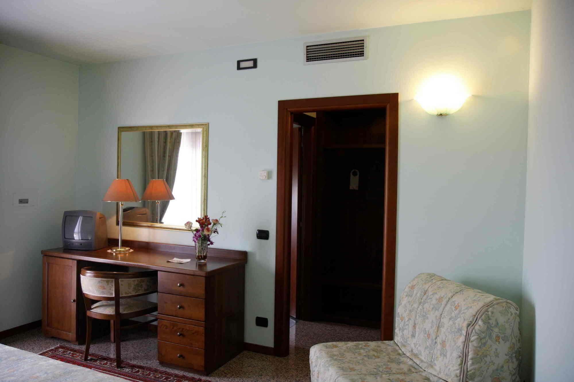 Hotel Bracco Loreggia Екстер'єр фото